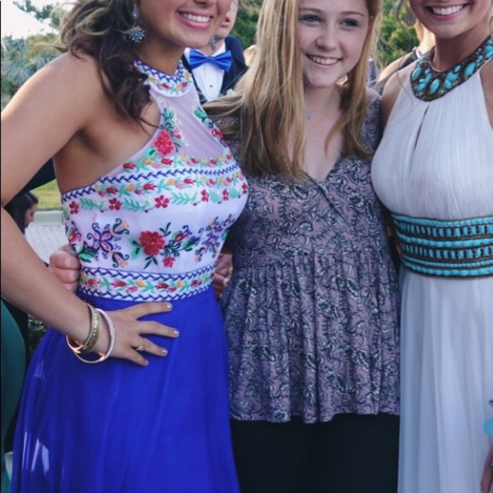 2018 embroidered halter blue prom dress - Picture 2 of 2